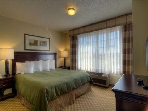 Chanhassen Inn Room photo